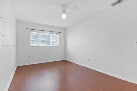 Condominio en venta en Miami, Florida, 1 dormitorio, 65.87 m2 № 1738481 - foto 19
