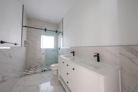 House in Homestead, Florida 8 bedrooms, 442.4 sq.m. № 2430193 - photo 21