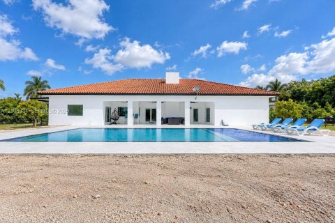 House in Homestead, Florida 8 bedrooms, 442.4 sq.m. № 2430193 - photo 17