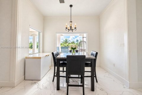 House in Homestead, Florida 8 bedrooms, 442.4 sq.m. № 2430193 - photo 6
