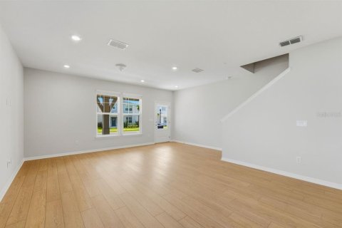 Touwnhouse à louer à Winter Garden, Floride: 4 chambres, 164.44 m2 № 2386316 - photo 5