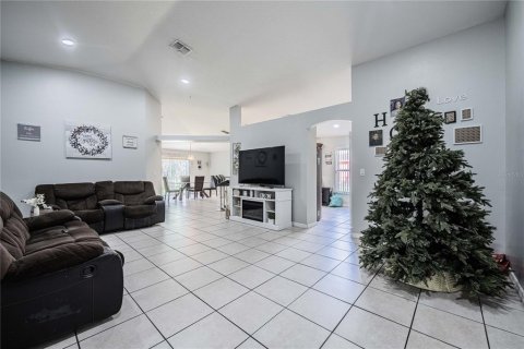 Villa ou maison à vendre à Kissimmee, Floride: 4 chambres, 180.42 m2 № 2203556 - photo 6