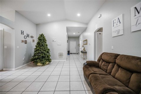 Villa ou maison à vendre à Kissimmee, Floride: 4 chambres, 180.42 m2 № 2203556 - photo 4