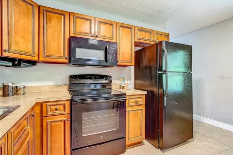 House in Plant City, Florida 4 bedrooms, 126.35 sq.m. № 1858033 - photo 10