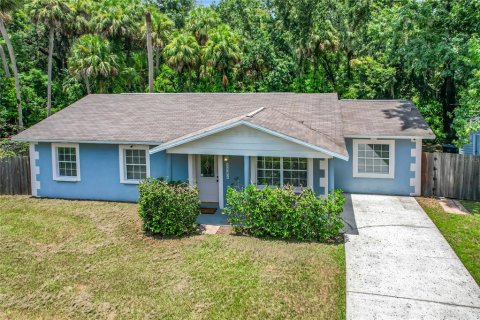 House in Plant City, Florida 4 bedrooms, 126.35 sq.m. № 1858033 - photo 1