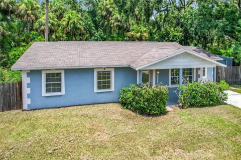 House in Plant City, Florida 4 bedrooms, 126.35 sq.m. № 1858033 - photo 2
