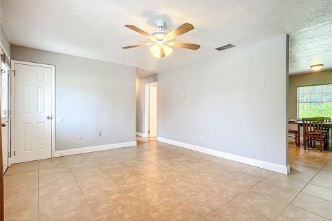 House in Plant City, Florida 4 bedrooms, 126.35 sq.m. № 1858033 - photo 7