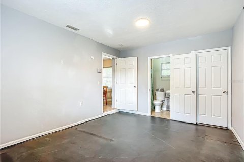 House in Plant City, Florida 4 bedrooms, 126.35 sq.m. № 1858033 - photo 16