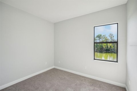 House in Cape Coral, Florida 4 bedrooms, 176.14 sq.m. № 1673721 - photo 15