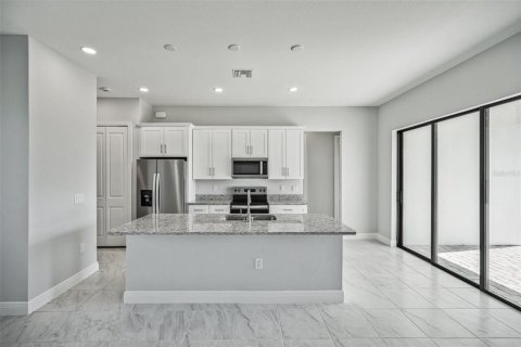 House in Cape Coral, Florida 4 bedrooms, 176.14 sq.m. № 1673721 - photo 10