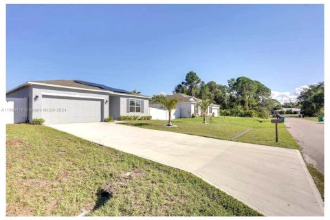 House in Port St. Lucie, Florida 4 bedrooms, 174.1 sq.m. № 1709439 - photo 28