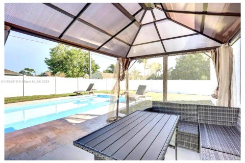 House in Port St. Lucie, Florida 4 bedrooms, 174.1 sq.m. № 1709439 - photo 25