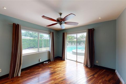 House in SOUTHERN PINES in Tampa, Florida 3 bedrooms, 193.33 sq.m. № 2103928 - photo 20