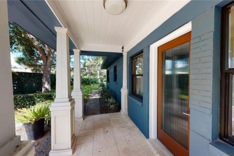 House in SOUTHERN PINES in Tampa, Florida 3 bedrooms, 193.33 sq.m. № 2103928 - photo 7