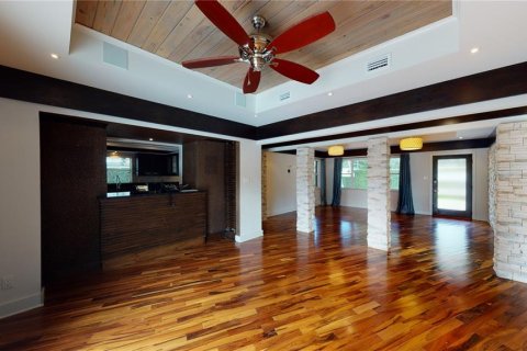 House in SOUTHERN PINES in Tampa, Florida 3 bedrooms, 193.33 sq.m. № 2103928 - photo 22