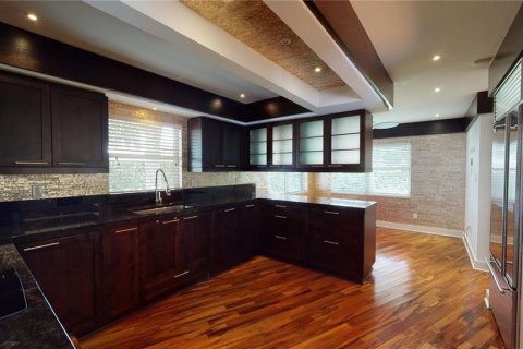 House in SOUTHERN PINES in Tampa, Florida 3 bedrooms, 193.33 sq.m. № 2103928 - photo 28
