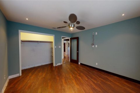 House in SOUTHERN PINES in Tampa, Florida 3 bedrooms, 193.33 sq.m. № 2103928 - photo 18
