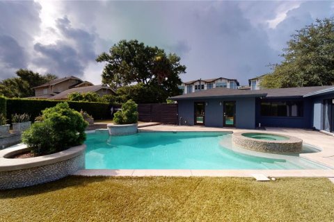 House in SOUTHERN PINES in Tampa, Florida 3 bedrooms, 193.33 sq.m. № 2103928 - photo 10