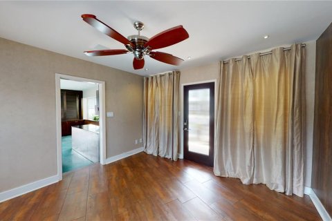 House in SOUTHERN PINES in Tampa, Florida 3 bedrooms, 193.33 sq.m. № 2103928 - photo 30