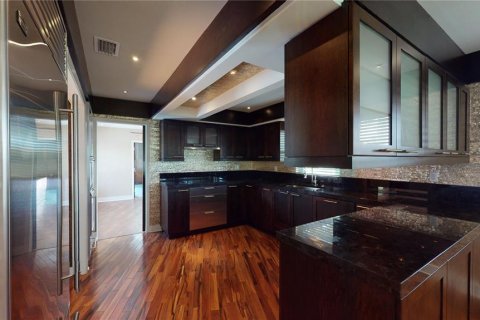 House in SOUTHERN PINES in Tampa, Florida 3 bedrooms, 193.33 sq.m. № 2103928 - photo 27