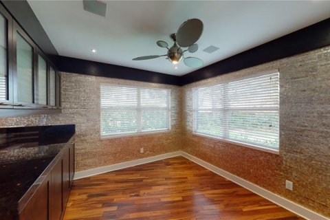 House in SOUTHERN PINES in Tampa, Florida 3 bedrooms, 193.33 sq.m. № 2103928 - photo 25