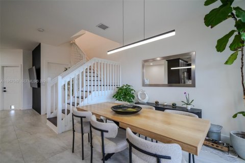 Adosado en alquiler en Miami, Florida, 3 dormitorios, 134.89 m2 № 2011665 - foto 14