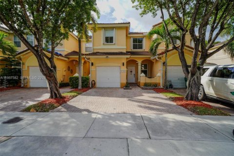 Adosado en alquiler en Miami, Florida, 3 dormitorios, 134.89 m2 № 2011665 - foto 4