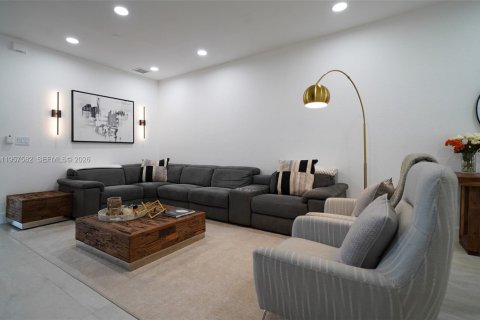 Adosado en alquiler en Miami, Florida, 3 dormitorios, 134.89 m2 № 2011665 - foto 6