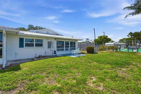 House in Nokomis, Florida 2 bedrooms, 117.06 sq.m. № 2218352 - photo 25