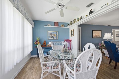 House in Nokomis, Florida 2 bedrooms, 117.06 sq.m. № 2218352 - photo 14