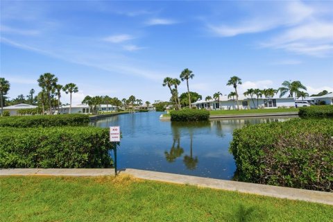 House in Nokomis, Florida 2 bedrooms, 117.06 sq.m. № 2218352 - photo 27