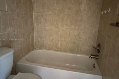 Adosado en alquiler en Davie, Florida, 3 dormitorios, 156.08 m2 № 1953561 - foto 17