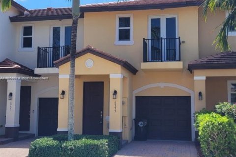 Townhouse in Coconut Creek, Florida 3 bedrooms, 122.26 sq.m. № 2031849 - photo 2
