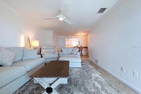 Condominio en venta en Dunedin, Florida, 2 dormitorios, 79.06 m2 № 1673796 - foto 2
