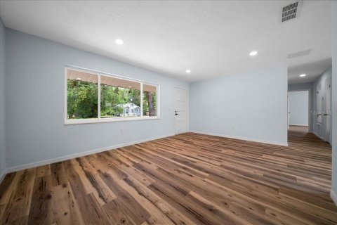 House in Ocala, Florida 3 bedrooms, 106.28 sq.m. № 2100919 - photo 8