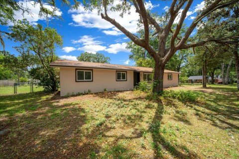 House in Ocala, Florida 3 bedrooms, 106.28 sq.m. № 2100919 - photo 2