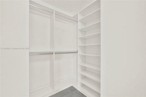 Снять в аренду таунхаус в Хомстед, Флорида 3 спальни, 140.19м2, № 1848913 - фото 22