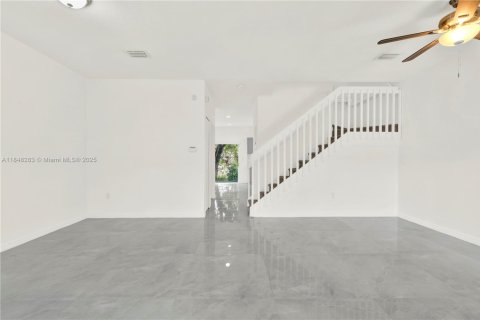 Adosado en alquiler en Homestead, Florida, 3 dormitorios, 140.19 m2 № 1848913 - foto 3