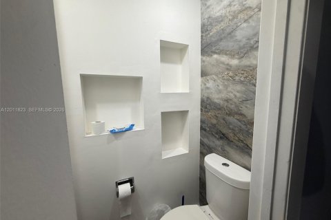 Apartamento en alquiler en Miami, Florida, 1 dormitorio, 69.31 m2 № 2075041 - foto 14