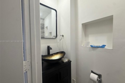 Apartamento en alquiler en Miami, Florida, 1 dormitorio, 69.31 m2 № 2075041 - foto 15