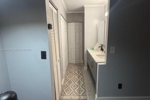 Apartamento en alquiler en Miami, Florida, 1 dormitorio, 69.31 m2 № 2075041 - foto 7