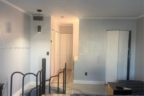 Apartamento en alquiler en Miami, Florida, 1 dormitorio, 69.31 m2 № 2075041 - foto 10