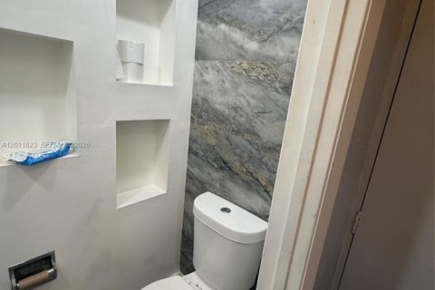 Apartamento en alquiler en Miami, Florida, 1 dormitorio, 69.31 m2 № 2075041 - foto 16