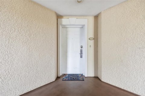 Condo in Four Corners, Florida, 3 bedrooms  № 2231592 - photo 16