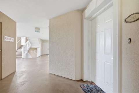 Condo in Four Corners, Florida, 3 bedrooms  № 2231592 - photo 15