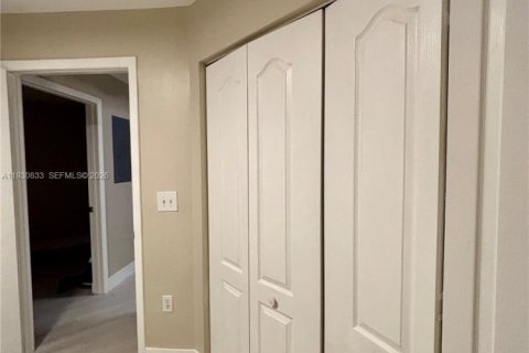 Villa ou maison à louer à Cutler Bay, Floride: 1 chambre, 127.55 m2 № 1996384 - photo 6