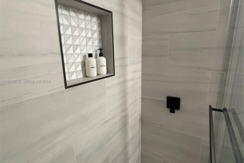 Villa ou maison à louer à Cutler Bay, Floride: 1 chambre, 127.55 m2 № 1996384 - photo 9