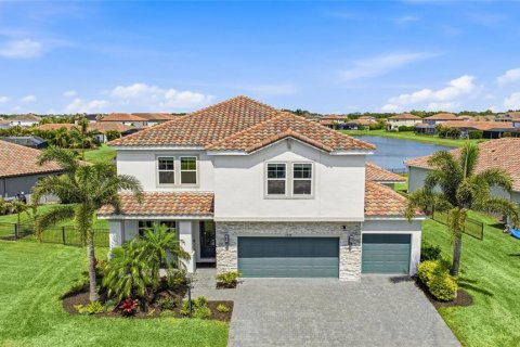 House in Bradenton, Florida 5 bedrooms, 344.02 sq.m. № 2102235 - photo 6