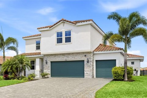 House in Bradenton, Florida 5 bedrooms, 344.02 sq.m. № 2102235 - photo 16