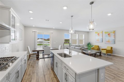 House in Bradenton, Florida 5 bedrooms, 344.02 sq.m. № 2102235 - photo 28